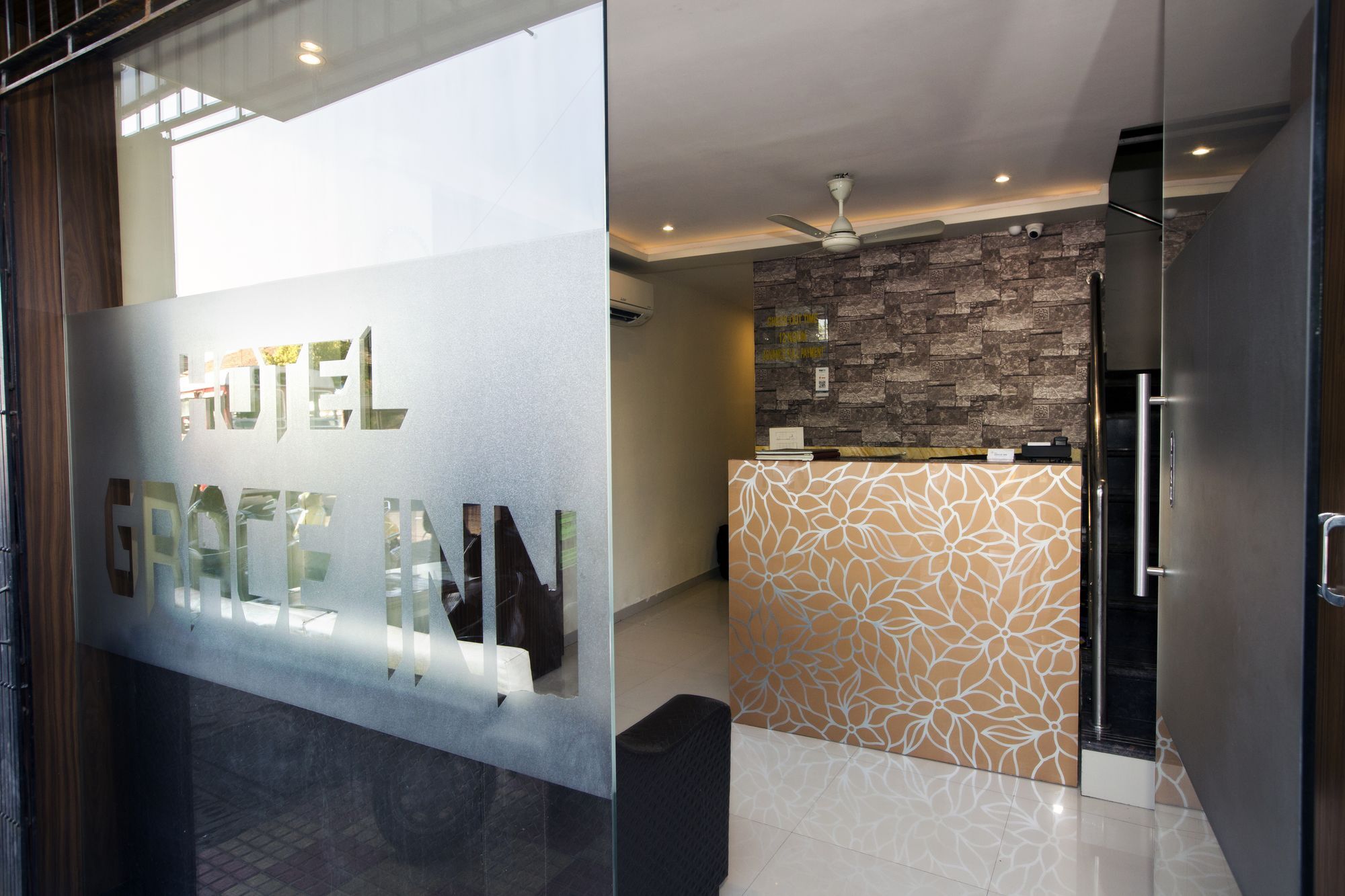 Hotel Grace Inn 孟买 外观 照片